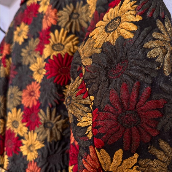 Floral Patterned Coat with Belt - Picture 7 of 12